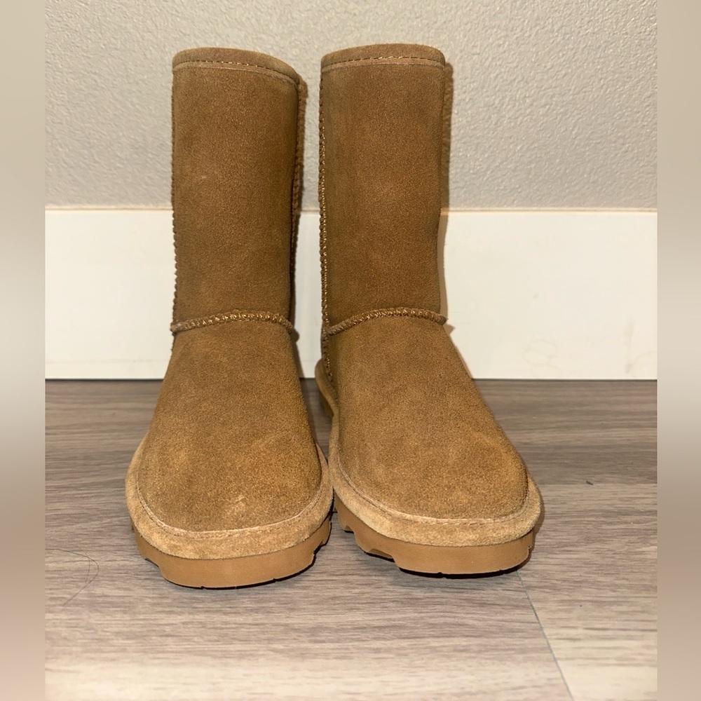 Boots - Picture 2 of 5
